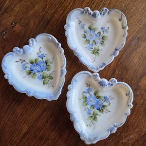 Vintage Chareston Milk/opal Glass Hand Painted Heart Shaped Trjnket Dishes Set 3